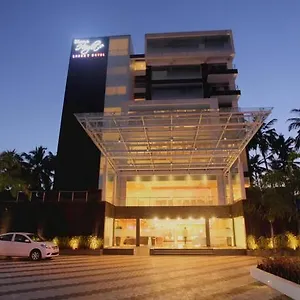 Отель Diana Heights Luxury Недумбассери